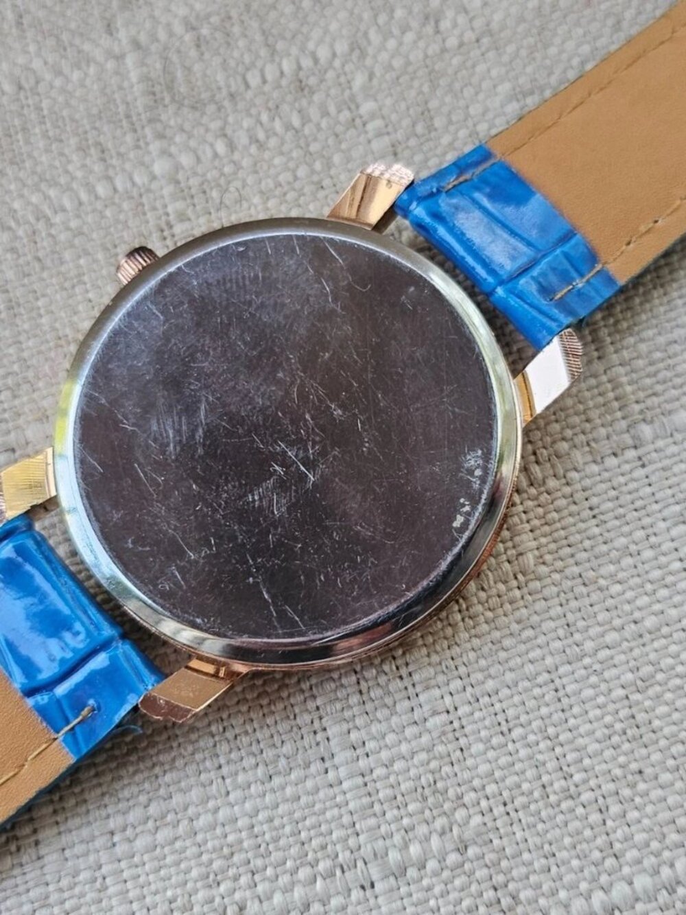 Women Fashion Wristwatch Gold Tone Case Blue Faux Leather Strap Analog Watch - Picture 10 of 10